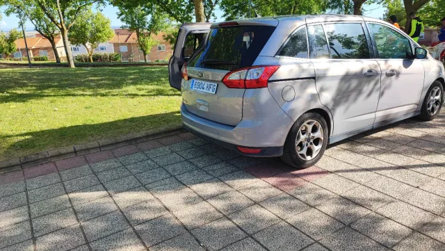 Ford Grand C-MAX 2011