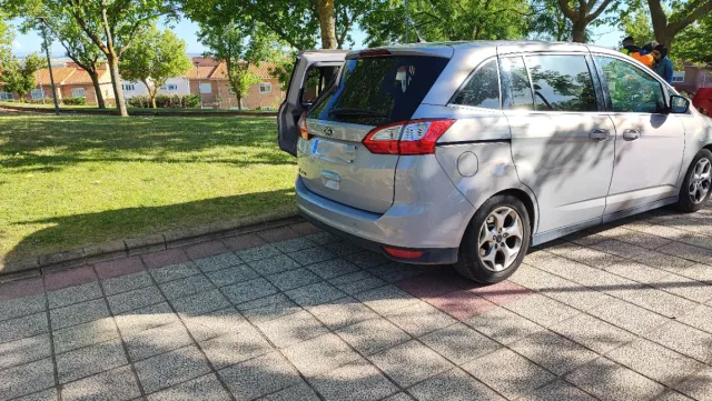Ford Grand C-MAX 2011
