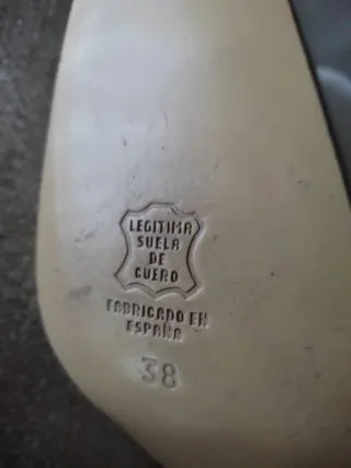 Zapatos beige sin estrenar