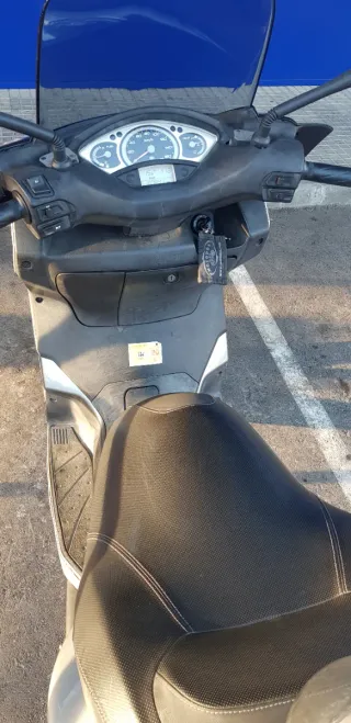 Yamaha XMAX 250 Plata