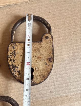Lotto 2 antichi lucchetti