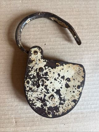 Lotto 2 antichi lucchetti