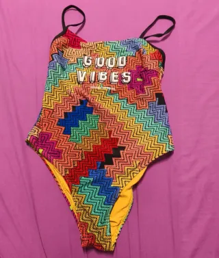 Bañador Good Vibes Talla Única no usado