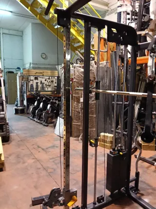 Máquina de gimnasio multifuncional