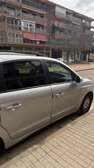 SsangYong Rodius 2011