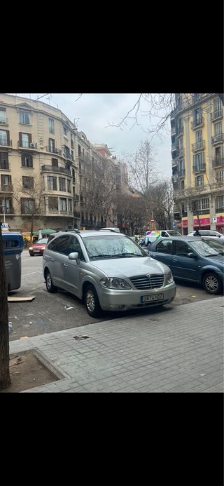 SsangYong Rodius 2011