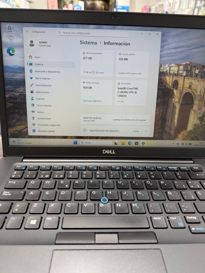 Dell i7 16GB RAM 512GB SSD，CON CARGADOR ORIGINAL