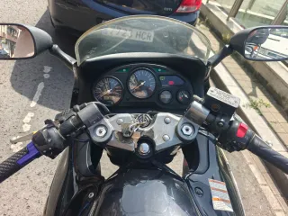 Suzuki GSX 750 F Negra