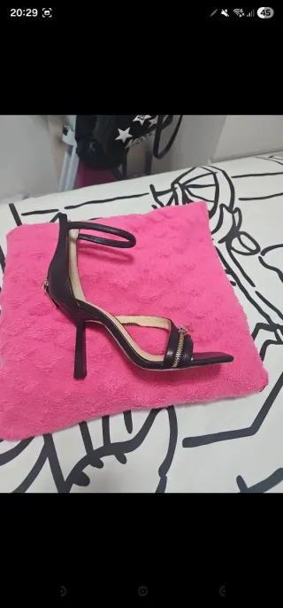 Sandalias Guess Negras Cremallera