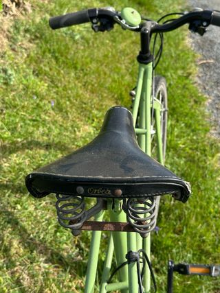 Bicicleta BH antigua verde