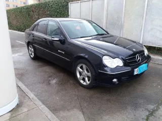 Mercedes-Benz Clase C 2005