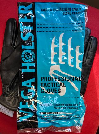 Guantes anticorte de piel y cinturón táctico