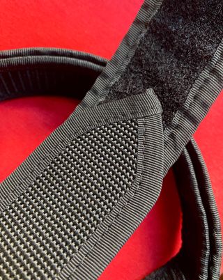 Guantes anticorte de piel y cinturón táctico