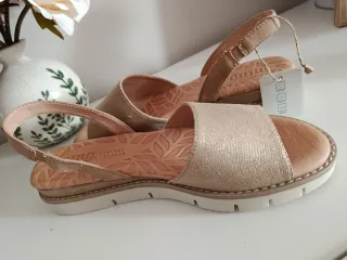 Sandalias Mustang doradas beige