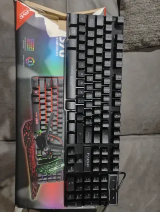 Mando PS4 Rojo + Teclado + Ratón+ cascos + alfombr