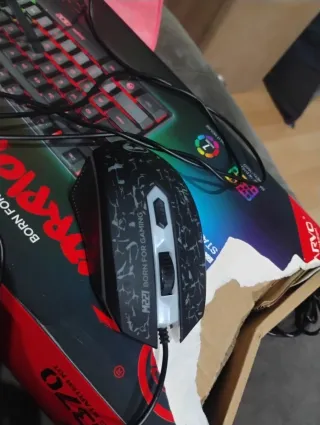 Mando PS4 Rojo + Teclado + Ratón+ cascos + alfombr