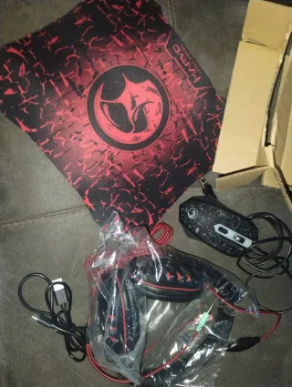 Mando PS4 Rojo + Teclado + Ratón+ cascos + alfombr