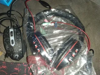 Mando PS4 Rojo + Teclado + Ratón+ cascos + alfombr