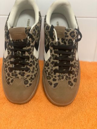 Zapatillas Bershka Animal Print Talla 40