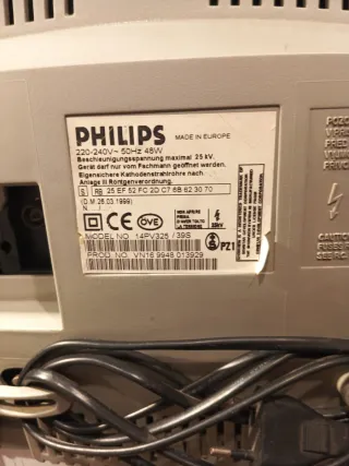 TV Philips con VHS - necesita reparación