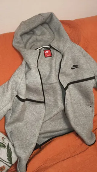 Sudadera Nike Tech Gris