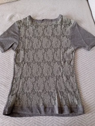 Camiseta punto y encaje gris