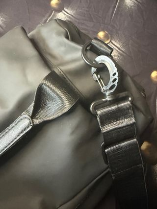 Mochila deportiva gym y viaje negra