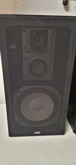 Pareja de altavoces HIFI marca JVC modelo S-P36B