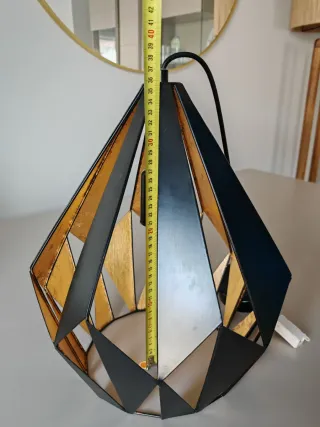 Lámpara de techo geométrica negra y dorada