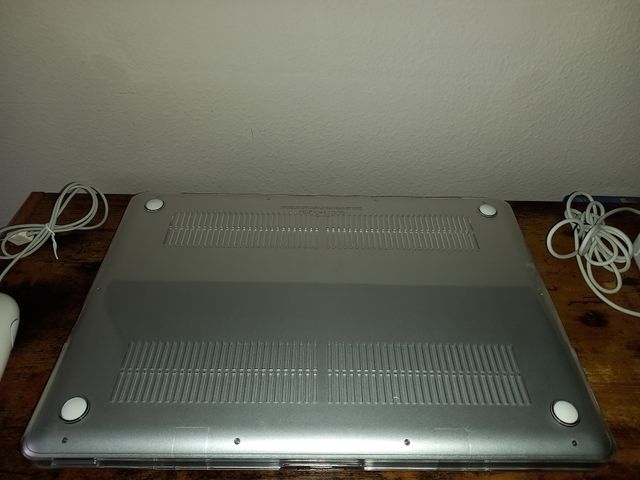 MacBook Pro A1286 (i7, 8GB RAM, 500GB)