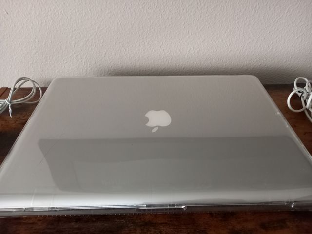 MacBook Pro A1286 (i7, 8GB RAM, 500GB)