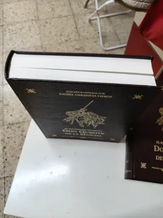 Dos tomos de "Don Quijote de la Mancha"