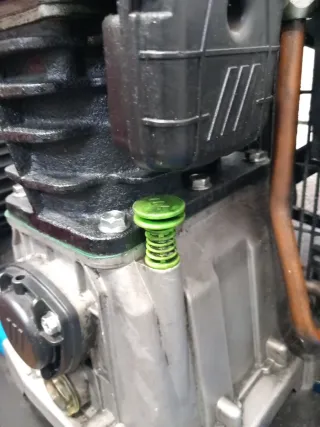 Compresor MaxAir 4 kW 270 L Tambien por piezas