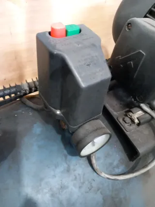 Compresor MaxAir 4 kW 270 L Tambien por piezas