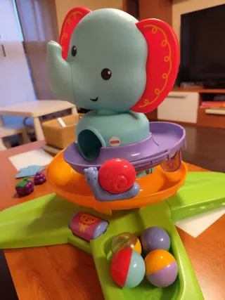 Elefante de Juguete con Rampas Musicales