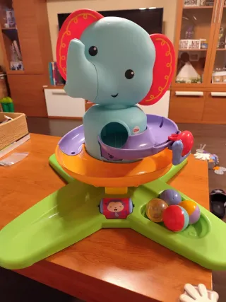 Elefante de Juguete con Rampas Musicales