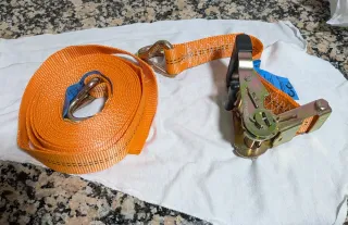 Cinta de amarre con carraca