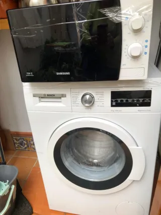 Lavadora Bosch, frigorífico y microondas