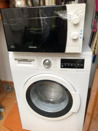 Lavadora Bosch, frigorífico y microondas