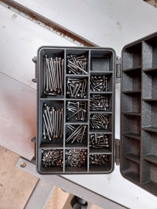 Caja organizadora de tornillos