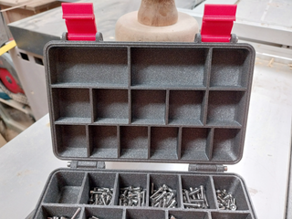 Caja organizadora de tornillos