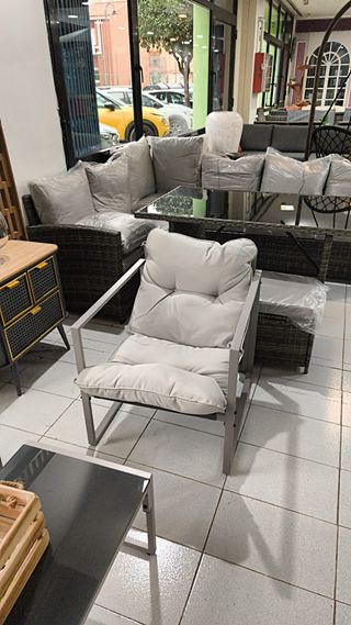 Conjunto Muebles Exterior Roma: Sofá, Mesa y 2 Sil
