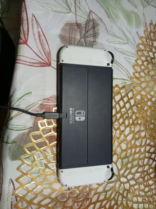 Nintendo Switch OLED Bianca, prezzo negoziabile