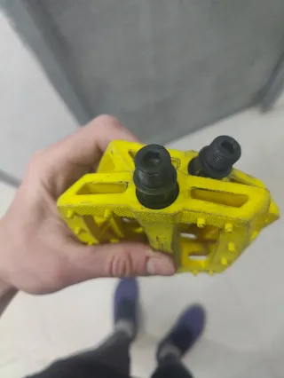 Pedales Merritt P1 Amarillos BMX