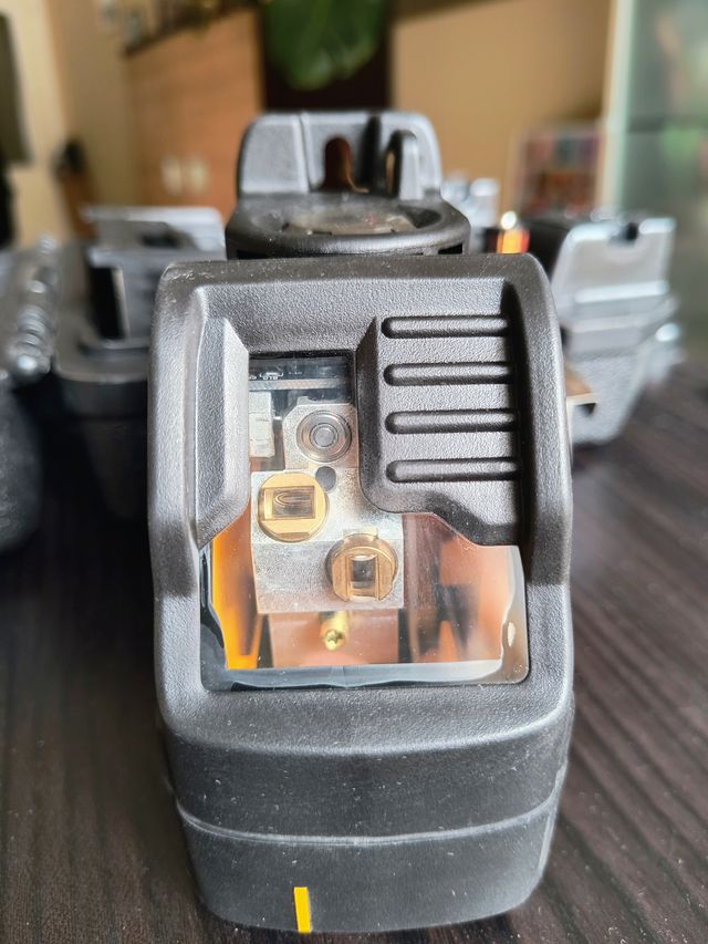 Nivel Láser DeWALT DW088K - NUEVO