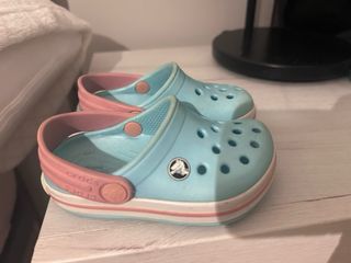Crocs niña 20-21 azul y rosa