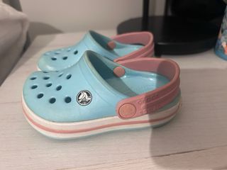 Crocs niña 20-21 azul y rosa