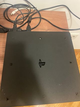 Consola PS4 + 2 Mandos