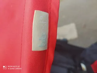 Silla de paseo roja y negra