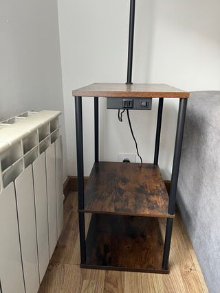 Lámpara de pie con mesa